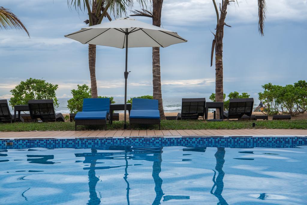 Jie Jie Beach Hotel Wadduwa Exteriör bild