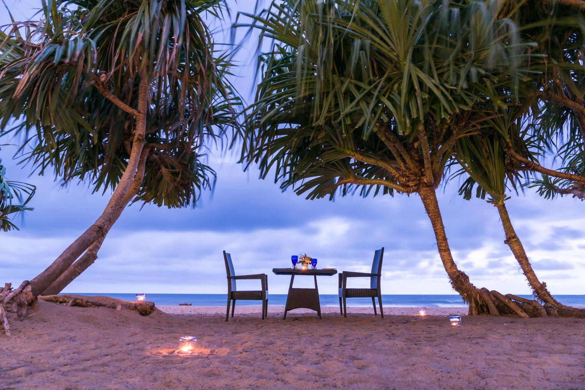 Jie Jie Beach Hotel Wadduwa Exteriör bild