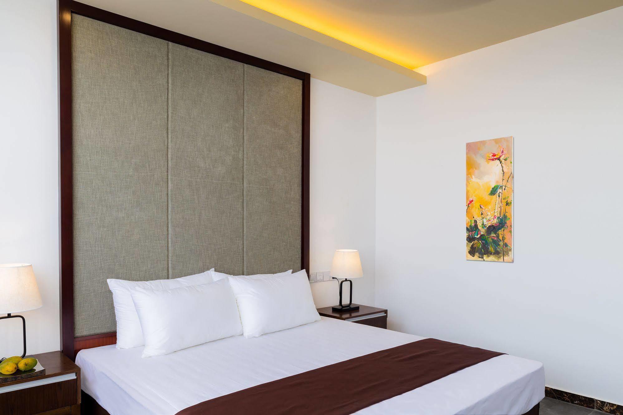 Jie Jie Beach Hotel Wadduwa Exteriör bild